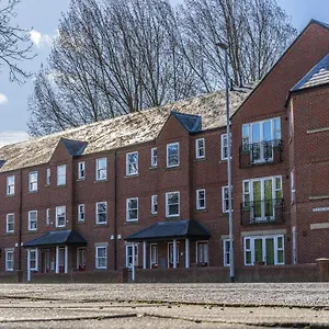 Pullman House Apartment